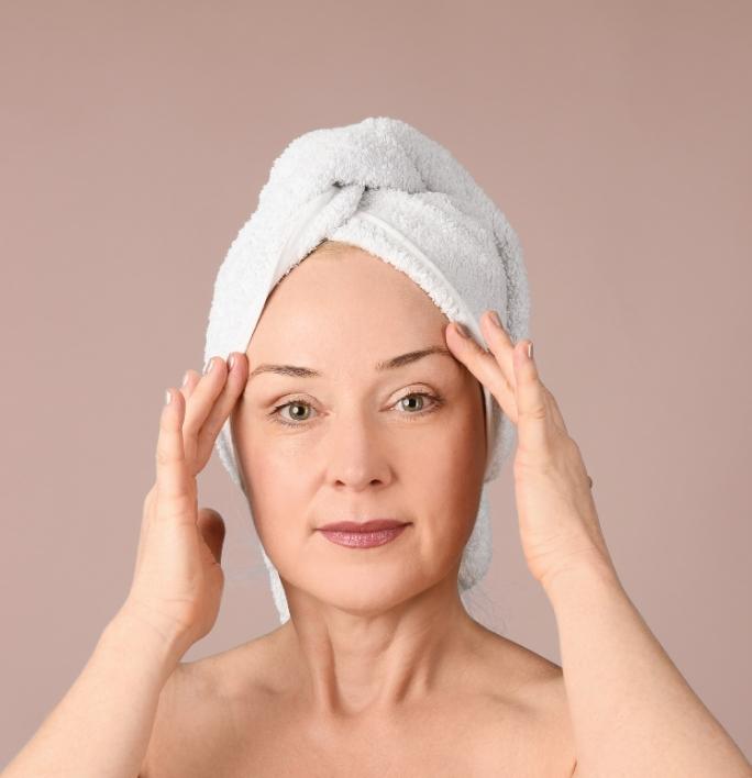 Tratamento dermatológico para flacidez facial